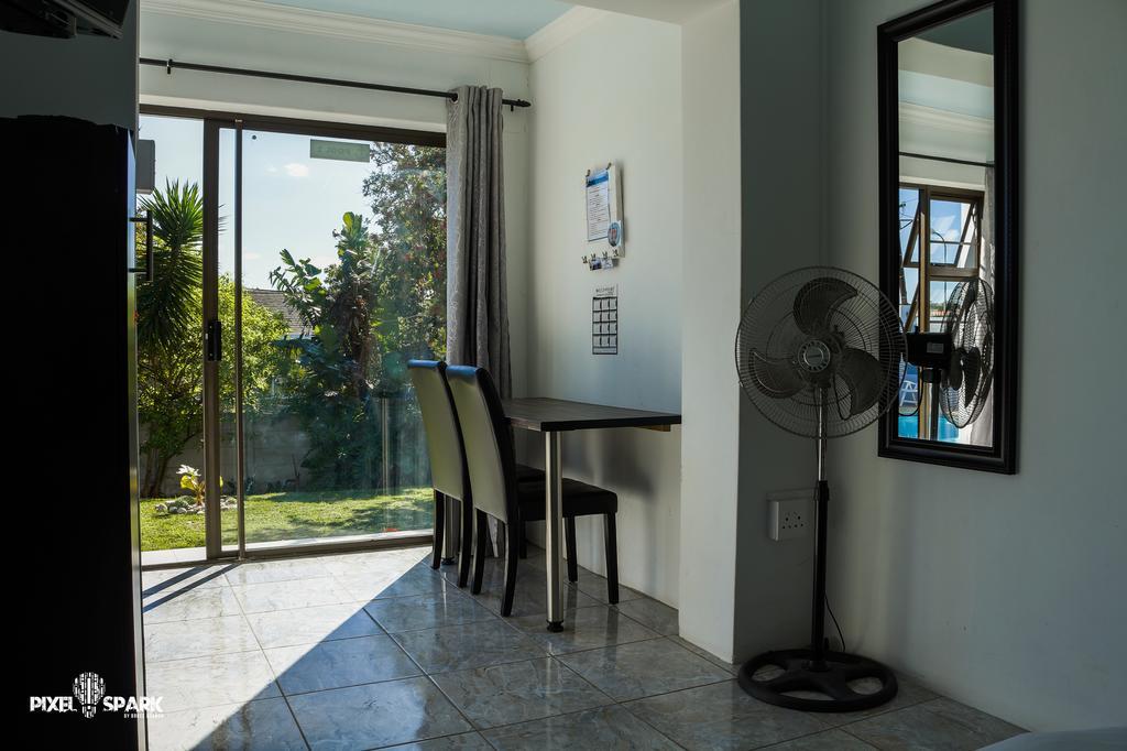 Tyday Accommodation Port Elizabeth Extérieur photo