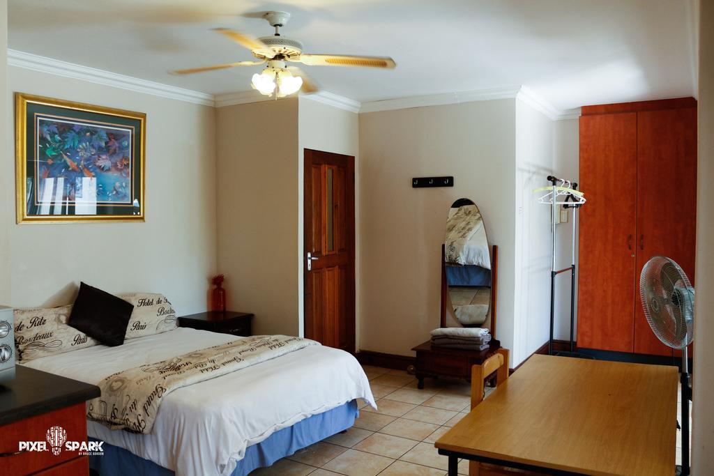 Tyday Accommodation Port Elizabeth Extérieur photo