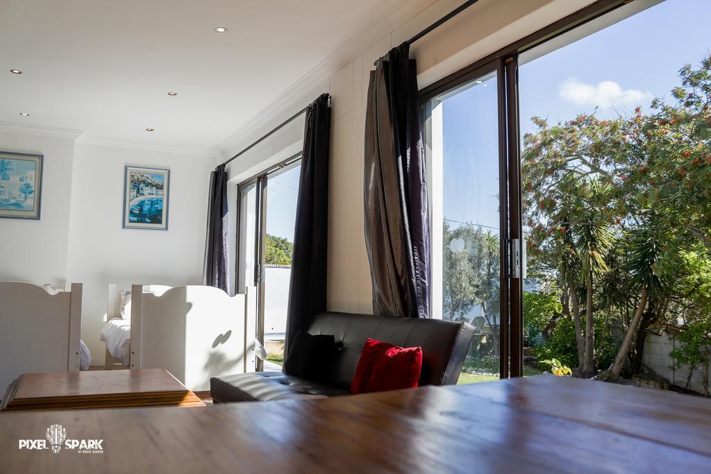 Tyday Accommodation Port Elizabeth Extérieur photo