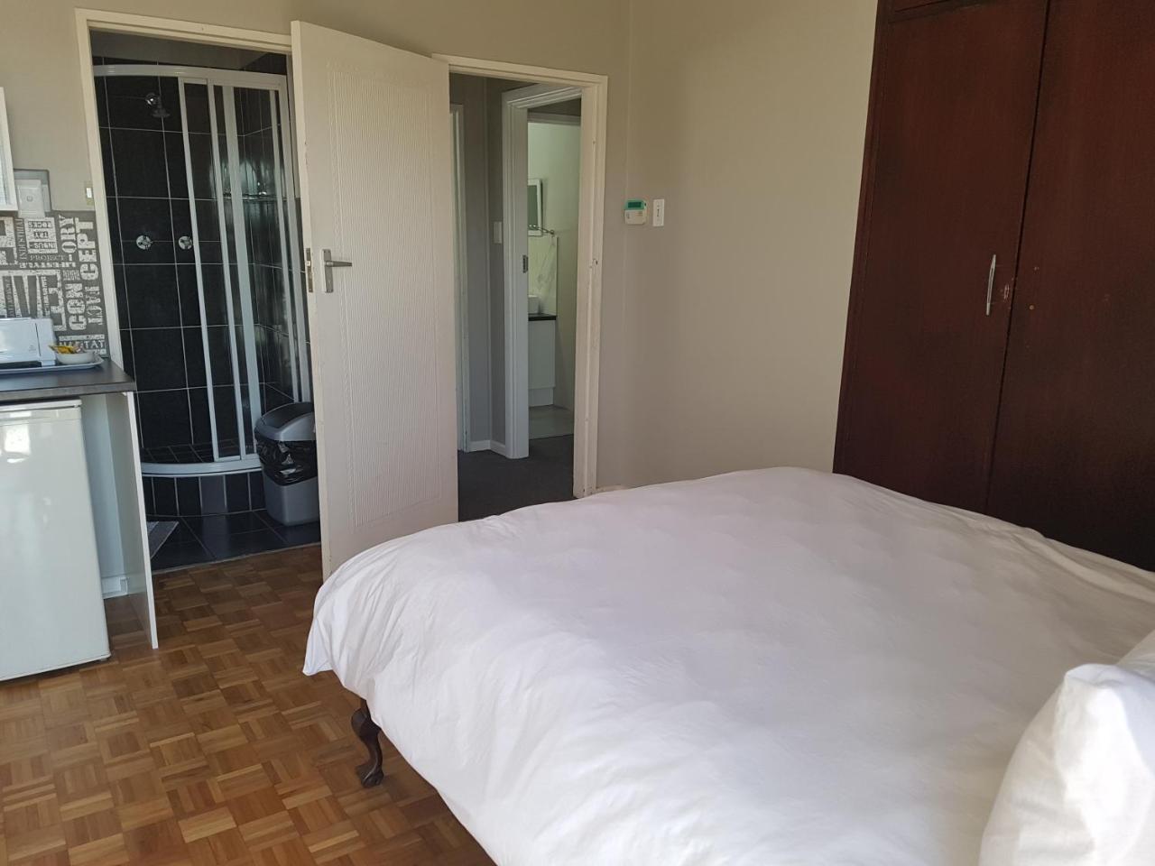 Tyday Accommodation Port Elizabeth Extérieur photo